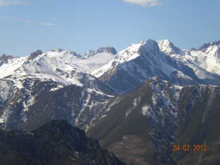 Vista de La Mesa desde El Ruchu (Lena-Asturias)