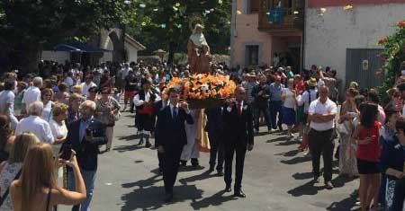Procesión de Santa Ana en Naves (Llanes-Asturias)